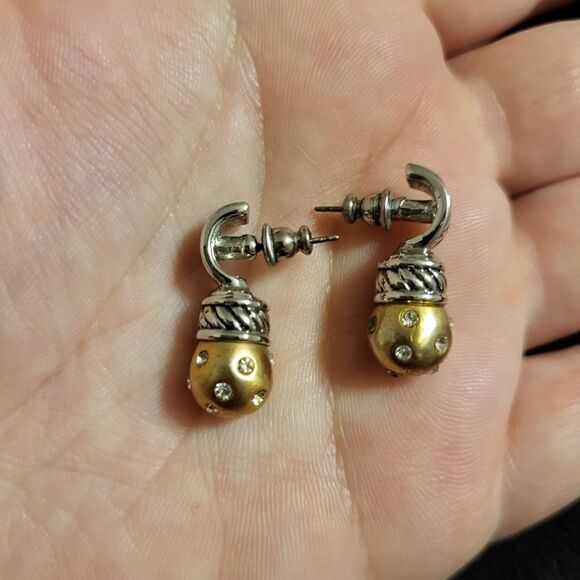 Elligant gold/silver earrings  - Picture 3 of 4